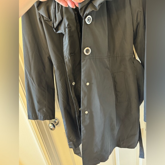 Women's Black Ruffled Trench Coat Waterproof - Picture 3 of 8
